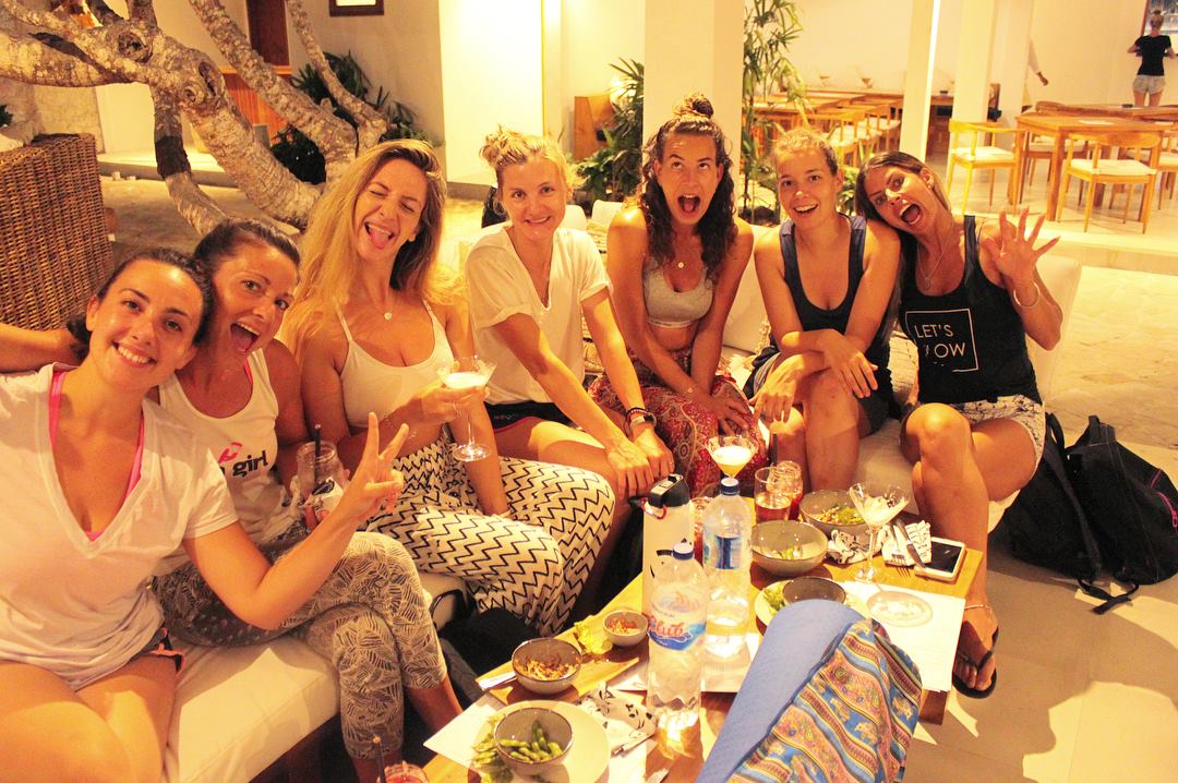 santosha yoga teacher training students in cafe 