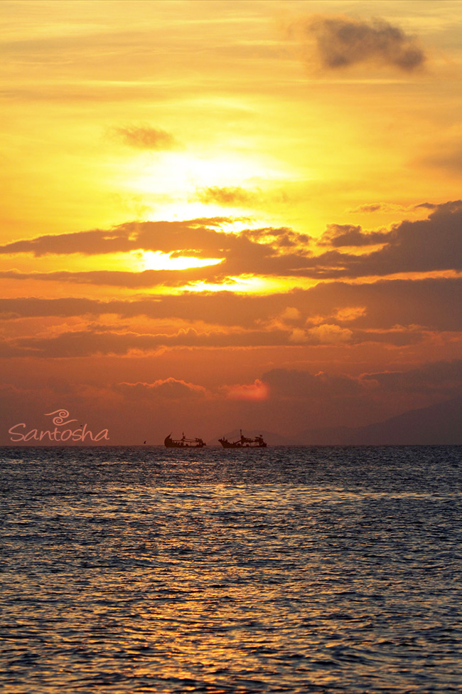 Surf, yoga, Santosha, retreat, escape, holiday, vacation, trip, package, relaxation, tropical, Indonesia, G'land, Java