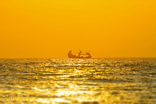 Surf, yoga, Santosha, retreat, escape, holiday, vacation, trip, package, relaxation, tropical, Indonesia, G'land, Java